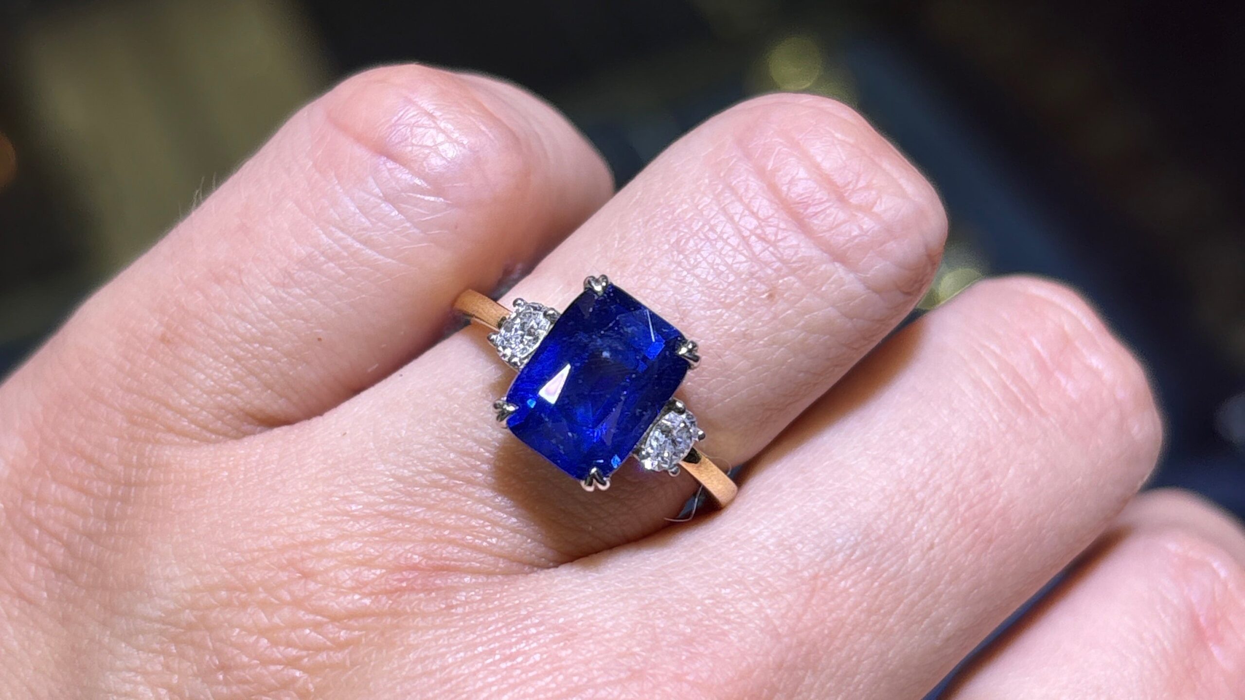Ladies 18 Karat Yellow And White Gold Sapphire And Diamond Ring With 4.58